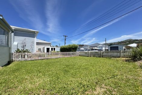 Photo of property in 85 Tiber Street, Island Bay, Wellington, 6023