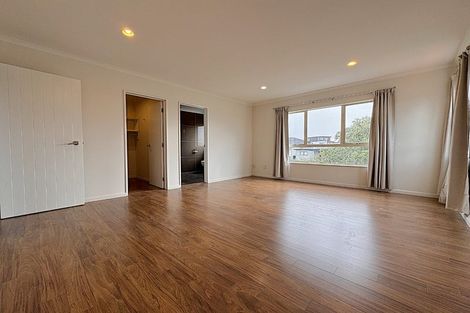 Photo of property in 50 Corricvale Way, Northcross, Auckland, 0630