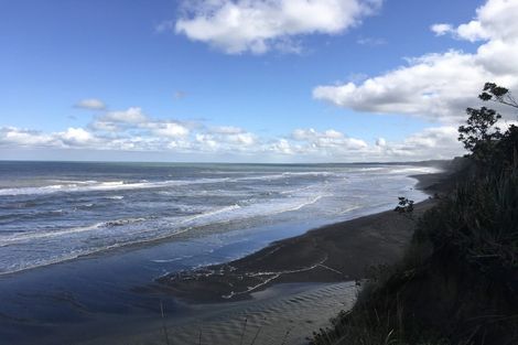 Photo of property in 25-27 Mowhanau Drive, Kai Iwi, Whanganui, 4574