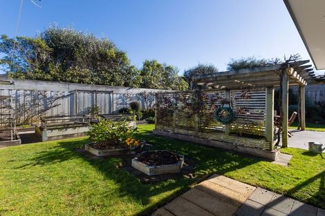 Photo of property in 42 Campion Road, Waikanae Beach, Waikanae, 5036