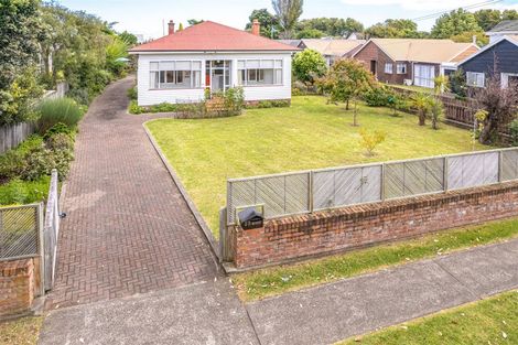 Photo of property in 35 College Street, College Estate, Whanganui, 4500