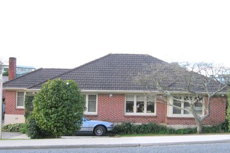 Photo of property in 28 Coles Crescent, Papakura, 2110