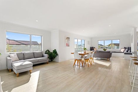 Photo of property in 76 Stace Hopper Drive, One Tree Point, 0118