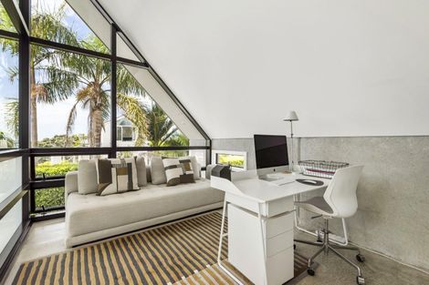 Photo of property in 81 Queen Street, Northcote Point, Auckland, 0627