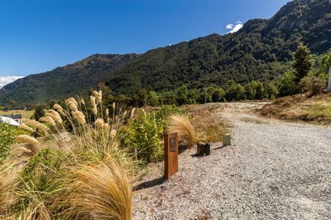 Photo of property in 17 Peregrine Falcon Road, Mount Creighton, Queenstown, 9371