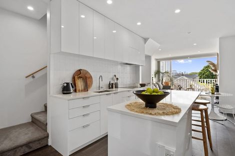 Photo of property in 9/83 Hinemoa Street, Birkenhead, Auckland, 0626