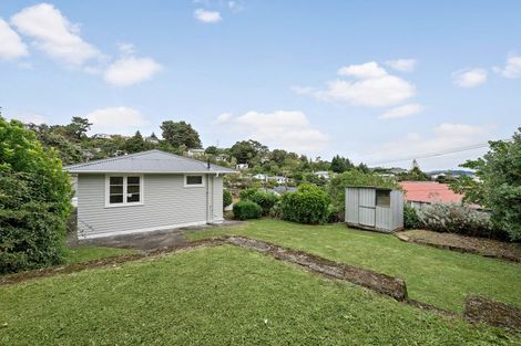 Photo of property in 5 Omega Street, Newlands, Wellington, 6037
