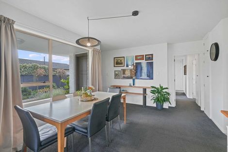 Photo of property in 28 Oldham Crescent, Halswell, Christchurch, 8025