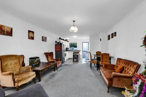 Photo of property in 2/65 Northgate, Strandon, New Plymouth, 4312