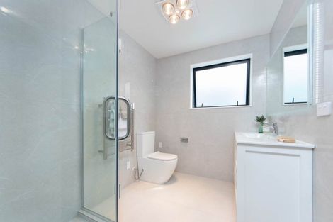 Photo of property in 283a Bucklands Beach Road, Bucklands Beach, Auckland, 2012