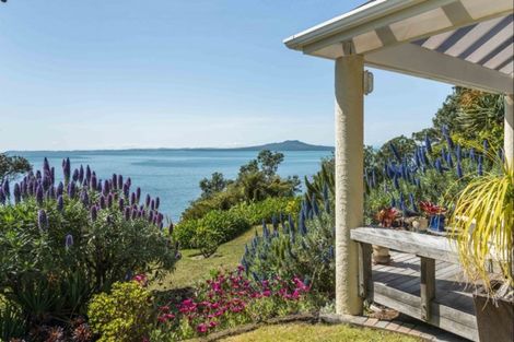 Photo of property in 1/187 Beach Road, Castor Bay, Auckland, 0620