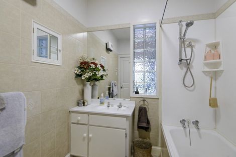 Photo of property in 30 Hamilton Avenue, Ilam, Christchurch, 8041