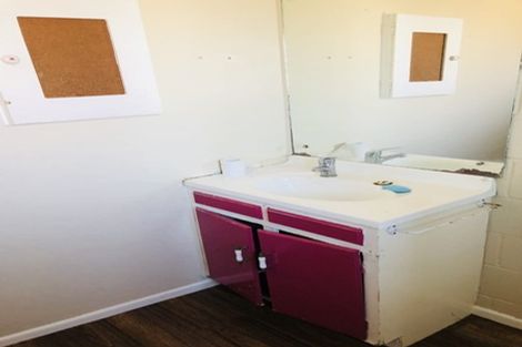 Photo of property in 1/27 Nikau Street, New Lynn, Auckland, 0600