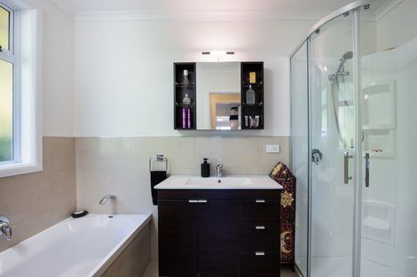 Photo of property in 50 Calvert Road, Lynmouth, New Plymouth, 4310