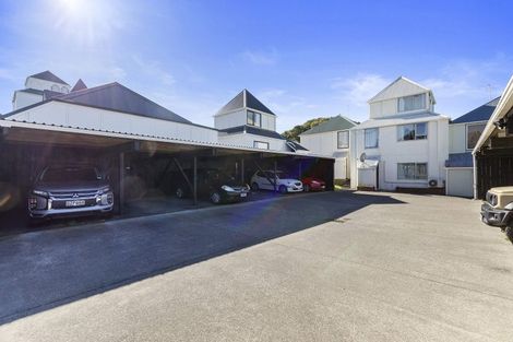 Photo of property in 128 Akaroa Drive, Maupuia, Wellington, 6022