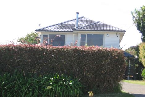 Photo of property in 19 Rothesay Bay Road, Rothesay Bay, Auckland, 0630