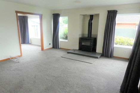 Photo of property in 11 Valerie Place, Redwood, Christchurch, 8051