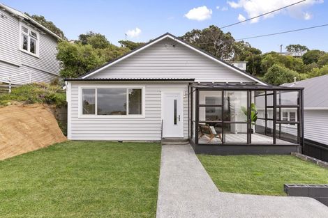 Photo of property in 85 Farnham Street, Mornington, Wellington, 6021