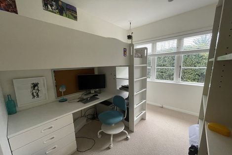 Photo of property in 42 Alice Street, Riverhead, 0820