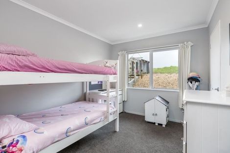 Photo of property in 12 Kuaka Crescent, Mangawhai, 0505