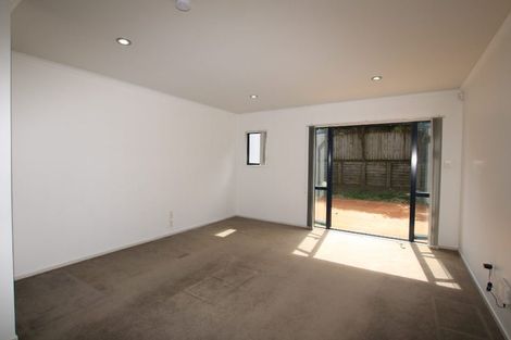 Photo of property in 17 Candlestick Place, Oteha, Auckland, 0632
