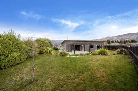 Photo of property in 122 Rob Roy Lane, Wanaka, 9305