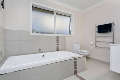 Photo of property in 23 Lilac Close, Cambridge, 3434