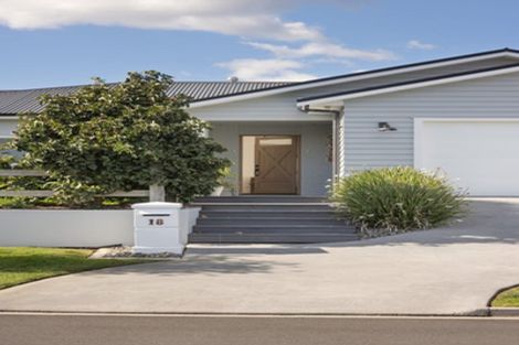 Photo of property in 18 Montia Close, Papamoa Beach, Papamoa, 3118