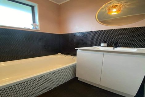 Photo of property in 5 Nicolas Avenue, Glen Eden, Auckland, 0602