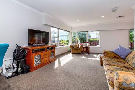 Photo of property in 1/12 Walter Street, Hauraki, Auckland, 0622