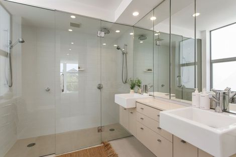 Photo of property in 43 Totara Street, Fendalton, Christchurch, 8041