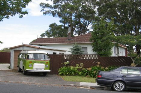 Photo of property in 19 West Harbour Drive, West Harbour, Auckland, 0618