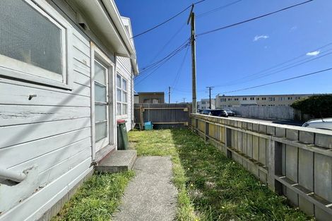 Photo of property in 17 East Street, Petone, Lower Hutt, 5012