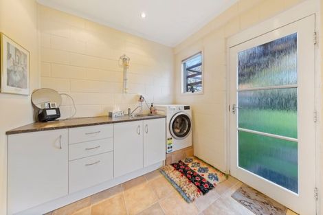 Photo of property in 7 Cherry Place, Waiuku, 2123