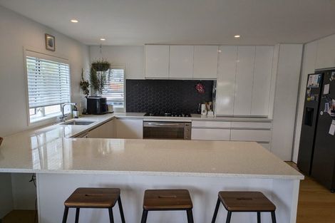 Photo of property in 54e Birkdale Road, Birkdale, Auckland, 0626