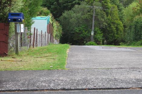 Photo of property in 19 Barron Drive, Green Bay, Auckland, 0604