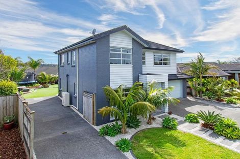 Photo of property in 17 Turnberry Drive, Wattle Downs, Auckland, 2103