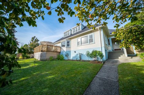 Photo of property in 28 Handyside Street, Tawa, Wellington, 5028