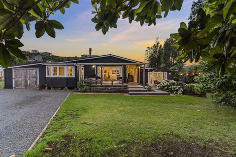 Photo of property in 6 Widdison Place, Whangamata, 3691