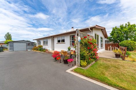 Photo of property in 17 Kenilworth Road, Oamaru North, Oamaru, 9400