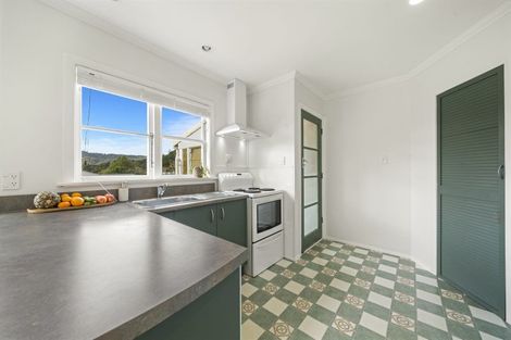 Photo of property in 21 Gardiner Grove, Wainuiomata, Lower Hutt, 5014