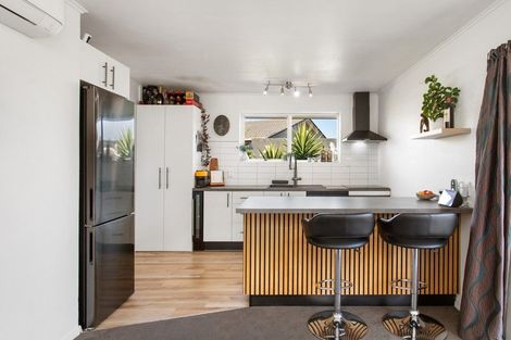 Photo of property in 484 Mairehau Road, Parklands, Christchurch, 8083