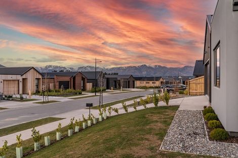 Photo of property in 39 Obelisk Street, Wanaka, 9305