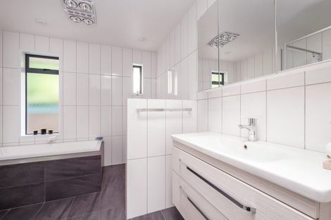 Photo of property in 2 Whaka Terrace, Huntsbury, Christchurch, 8022