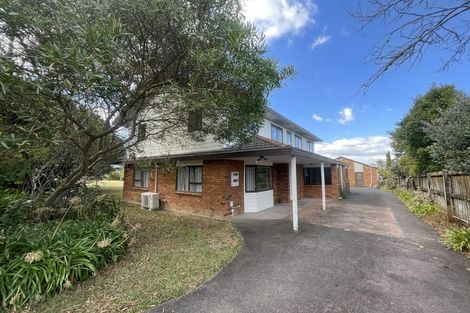 Photo of property in 4 Heversham Place, Glendene, Auckland, 0602