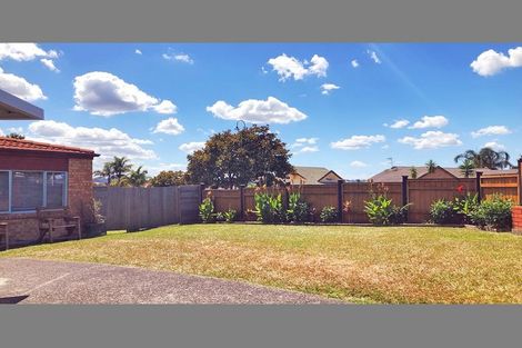 Photo of property in 1 Gala Place, Henderson, Auckland, 0612