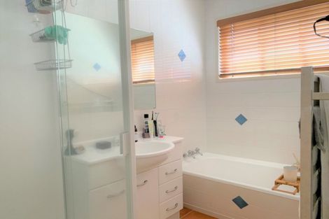 Photo of property in 2/8 Domett Avenue, Epsom, Auckland, 1023