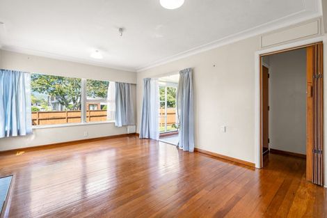 Photo of property in 19 Rutherford Street, Chedworth, Hamilton, 3210