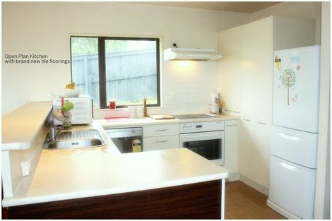 Photo of property in 363a Glenfield Road, Glenfield, Auckland, 0629