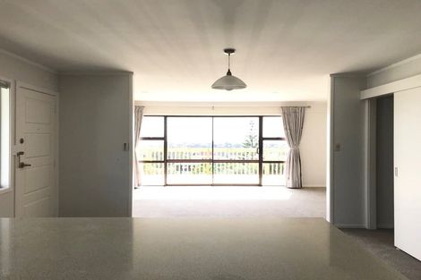 Photo of property in 750 East Coast Road, Pinehill, Auckland, 0630